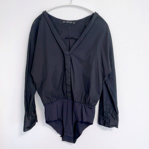 美品【ZARA】長袖ボディスーツ Vネック 黒 Sサイズ