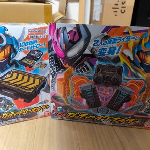 DXガッチャーイグナイター&ガッチャードローホルダーセット