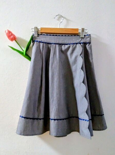 axes femme POETIQUE フレアスカート グレー ネイビー飾り レディース M オフィス