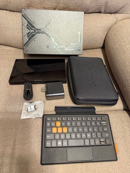 ONEXPLAYER X1 mini 8840u 32gb 2tb SSD換装済み