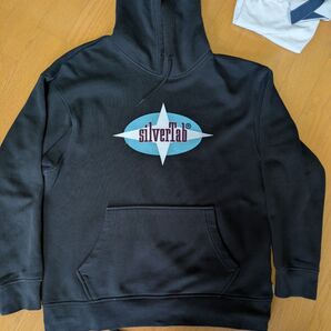 ブラック パーカー