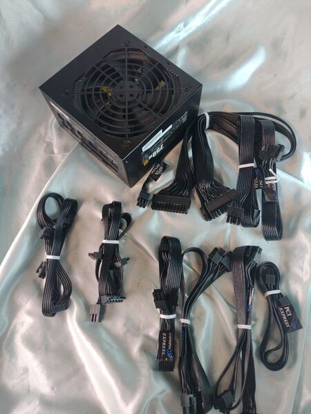玄人志向 KRPW-GK750W90+ 750W GOLD ATX電源