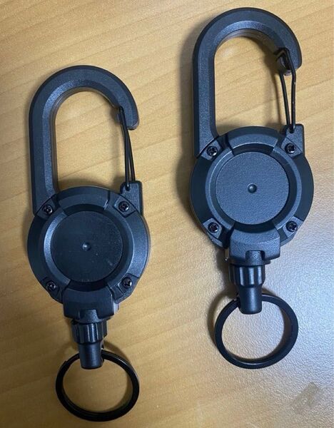 リールキーホルダー 2個強力 カラビナ式ピンオンリール キーリール 金属ワイヤー キーチェーン 伸びる 丈夫 紛失防止