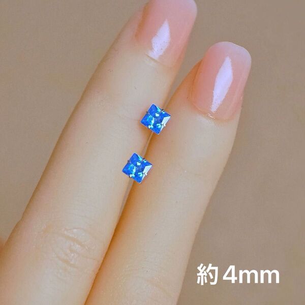 ピアス 一粒 四角 スクエア 4mm 高級感 キラキラ 小ぶり 青 ブルー 小さめ 仕事用 ミニ シルバー プレゼント シンプル