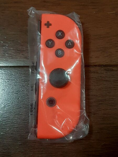 Nintendo Switch Joy-Con ジョイコン ネオンレッド 右