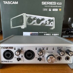 TASCAM SERIES 102i オーディオインターフェース