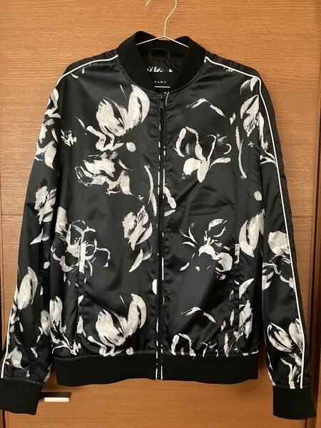 ZARA ボンバージャケット モノトーン花柄