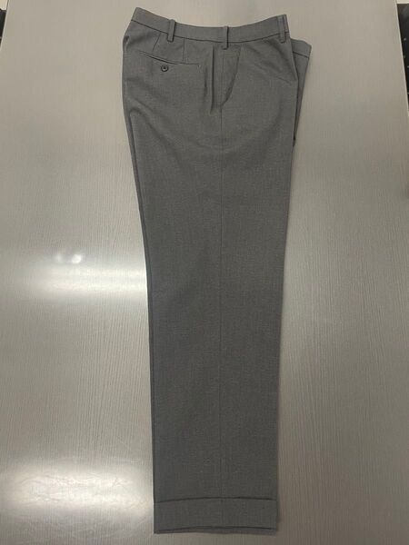 【美品】UNIQLO 感動パンツウールライク 2024年 08ダークグレー W91