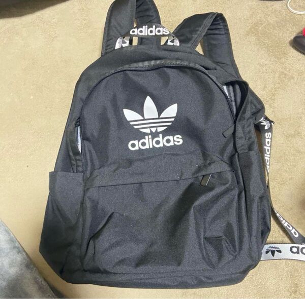 adidas 黒 リュック