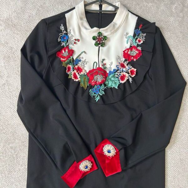 刺繍 ワンピース GUCCI風