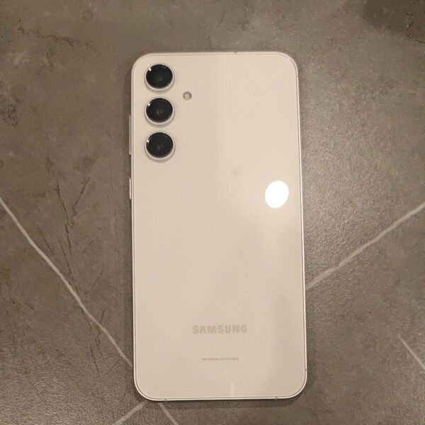大幅値下げしました!国内版☆GALAXY S23FE ホワイト SCG24 ☆おまけ付き