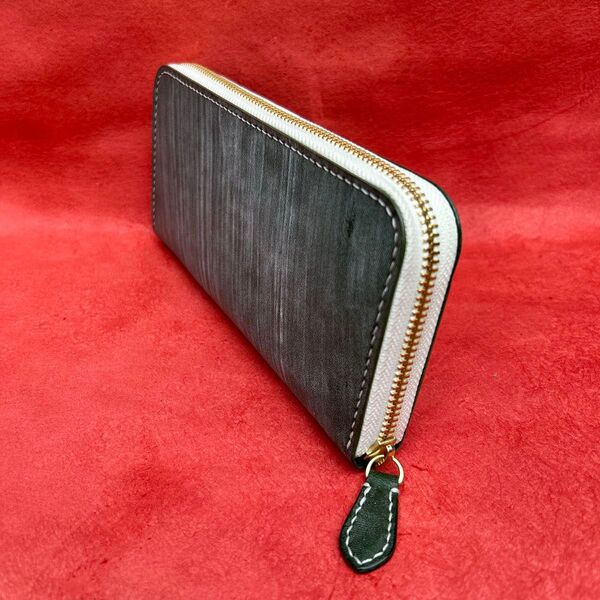 蝋引き革のラウンドファスナー長財布 革財布 ラウンドジップ ロングウォレット ロウ引き革 栃木レザー 本革財布 緑 グリーン