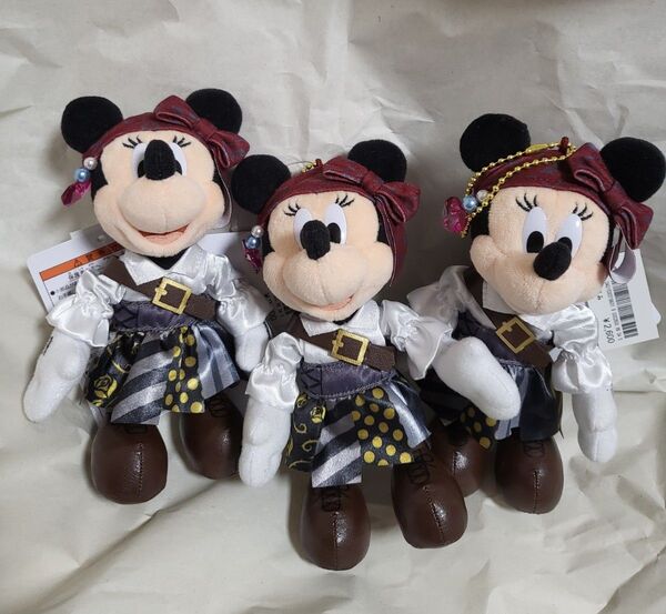 3点セット ディズニーランド パイレーツオブカリビアン ぬいぐるみバッジ ミニー