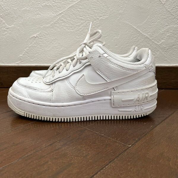 NIKE エアーフォース1シャドー