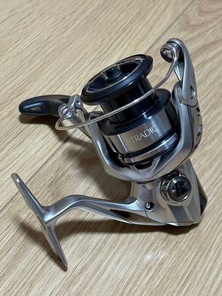 今週限定価格 シマノ 19ストラディック C3000HG STRADIC 美品 人気番手 シーバス