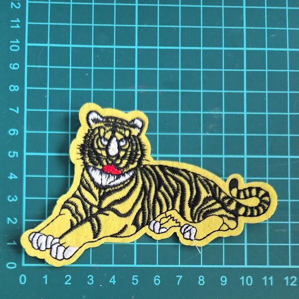 虎 ワッペン 刺繍 アイロンワッペン アップリケ