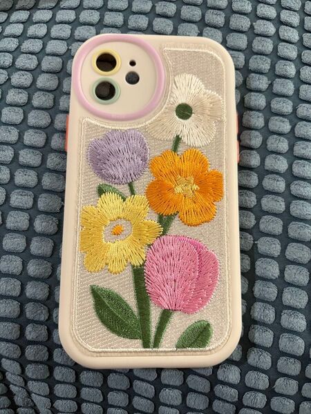 iPhone12 ケース 刺繍 花柄 おしゃれ ベージュ