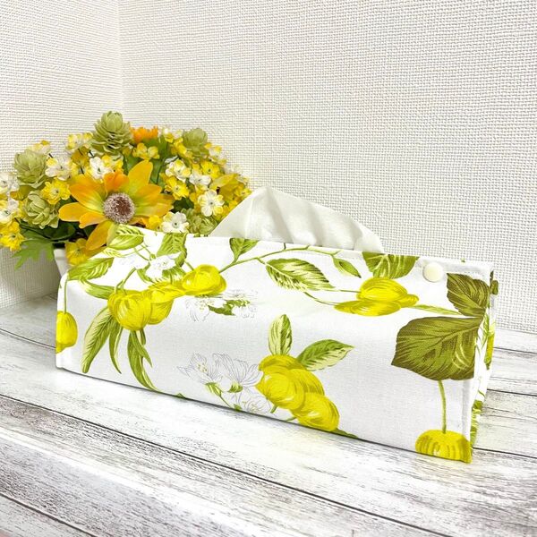 ボックスティッシュカバー (黄色いさくらんぼの実と花) ハンドメイド
