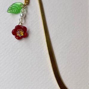 椿の花と葉っぱのブックマーカー しおり ハンドメイド