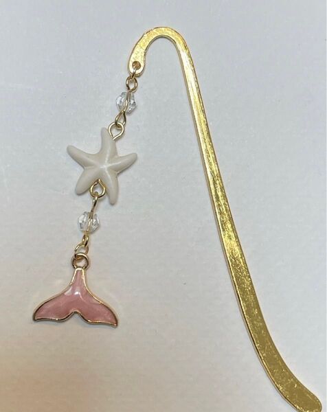 ピンククジラのしっぽとヒトデのブックマーカー しおり 栞 ハンドメイド