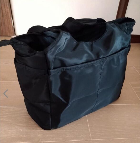 ブラック 黒 軽量 ナイロン トートバッグ レディース A4 ポケットいっぱい