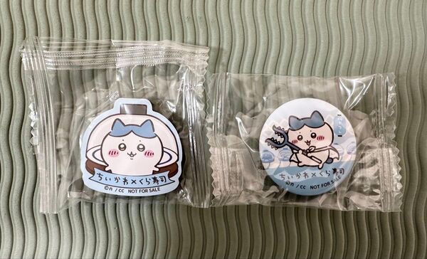 ちいかわ くら寿司 マグネットシート ハチワレ&ラッコ 缶バッジ ハチワレ 2点セット