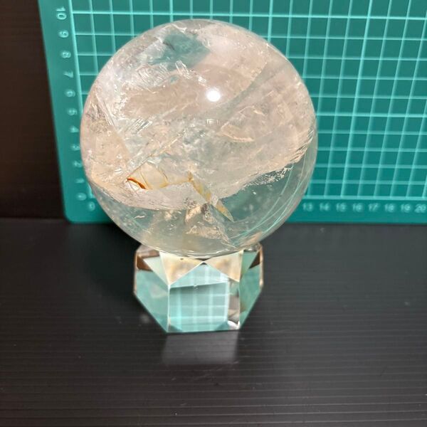 水晶玉とガラス製台座のセット