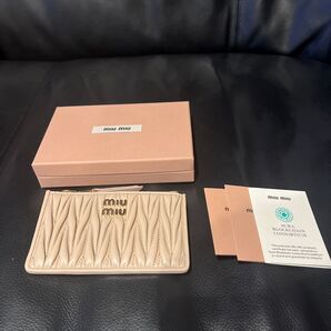 miumiu ミュウミュウ マテラッセ ジップアラウンドウォレット ピンクベージュ 未使用