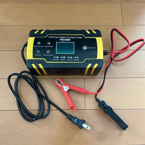 バッテリー充電器 バイク 自動車 12V 24V 修復パルス充電可能 自動バッテリーチャージャー メンテナンス 大電流 LED表示