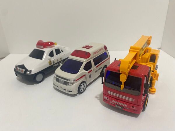ミニカーセット パトカー 救急車 消防車