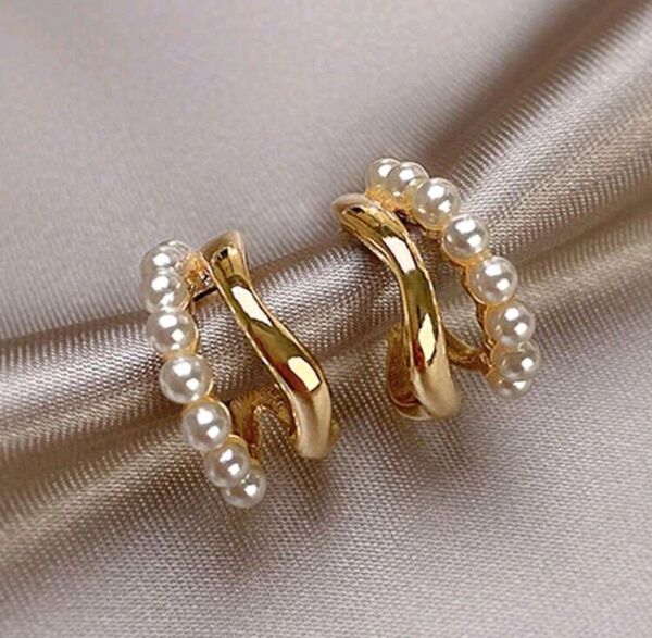 P③新品 ゴールド ピアス パール フープ 高見え 上品 結婚式 卒業式 入学式 フォーマル 韓国 フープリング
