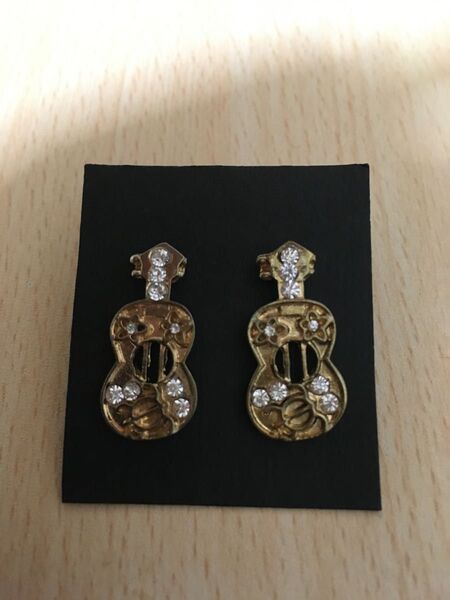 ピアス