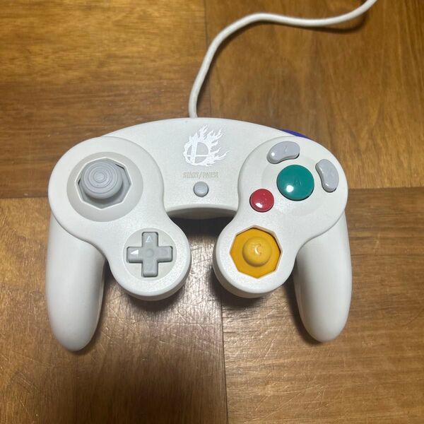 ゲームキューブコントローラー gcコン ホワイト