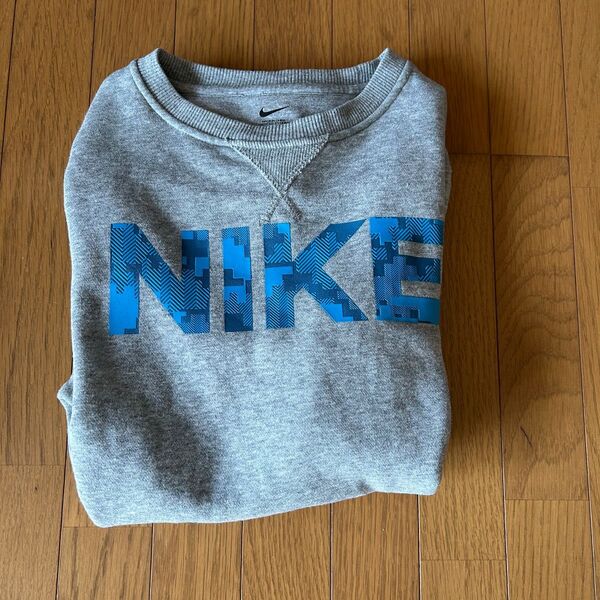 NIKE トレーナー 140センチ