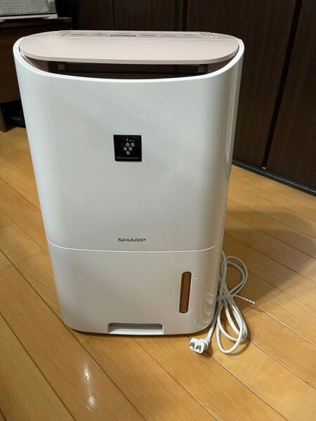 最終値下げ 明日取り消し ※除湿機能と衣類乾燥機能使えません シャープ SHARP CV-E71-W 除湿機 イオン送風機