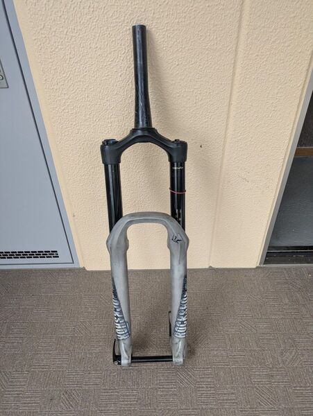 rockshox yari rc 27.5 180mm