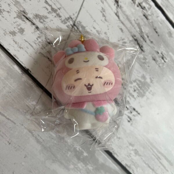 ちいかわ×サンリオキャラクターズ シークレットフロッキー マスコットチャーム 【古本屋×マイメロディ】