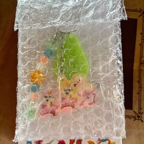 ディズニー サニーサニーサマー キーチェーン チップとデール 1個