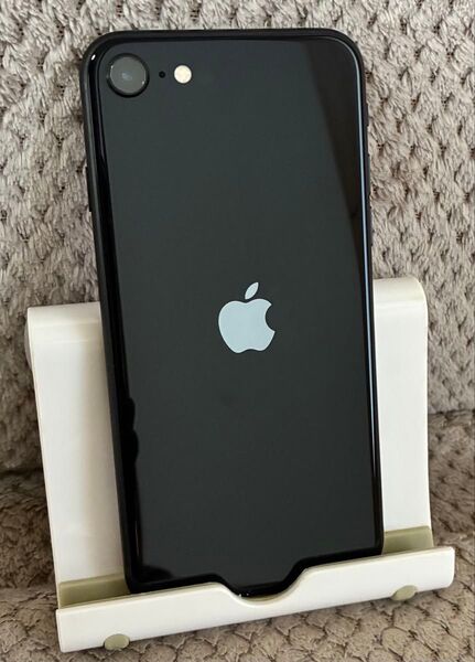 Apple iPhone SE 第3世代 64GB ミッドナイト SIMフリー バッテリー容量86% A2782