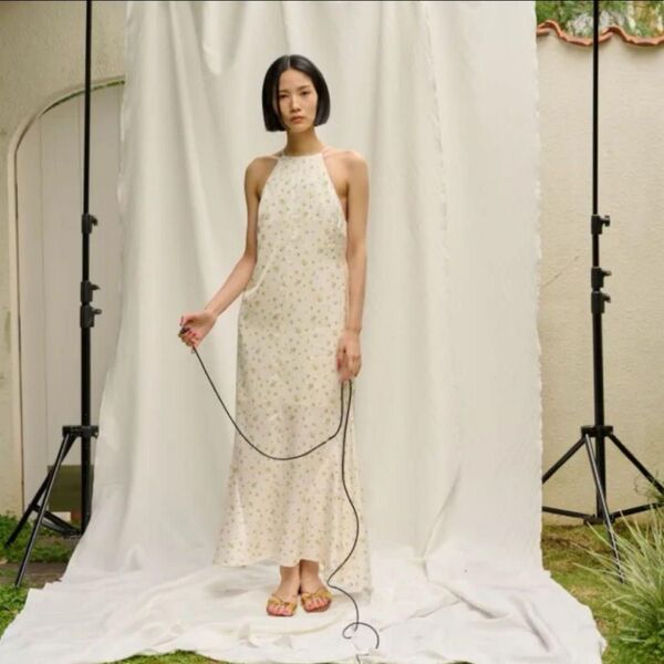 rosary moon ロザリームーン ロングワンピース キャミワンピース フレア ドレス サテン 花柄 フラワー 黄色 白