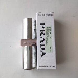 PRADA プラダ ライト グローイング リップバーム U018