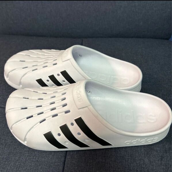 アディダス アディレッタ クロッグ 30.5cm adidas サンダル ホワイト×ブラック シャワーサンダル クロックス