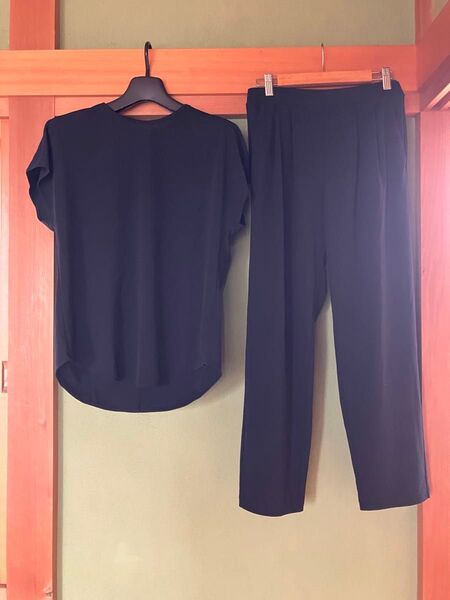 オフィスに!カジュアルにも!クレープジャージーフレンチスリーブTシャツ・パンツ セットアップ 夏 黒 ブラック