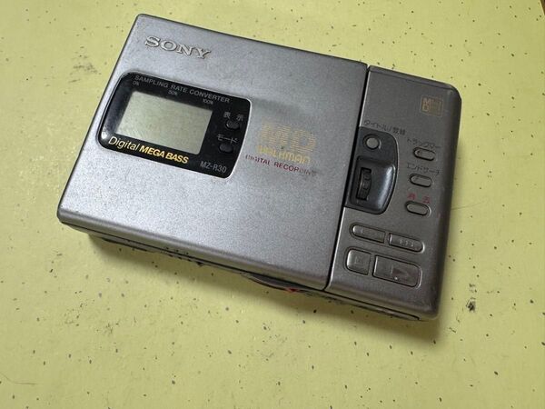 0608-9 【ジャンク】SONY ポータブルMDレコーダー MZ-R30
