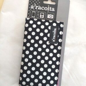 【新品・未使用】a'racoltaモバイル&デジカメポーチ(横型) ブラック×ピンクのドット柄