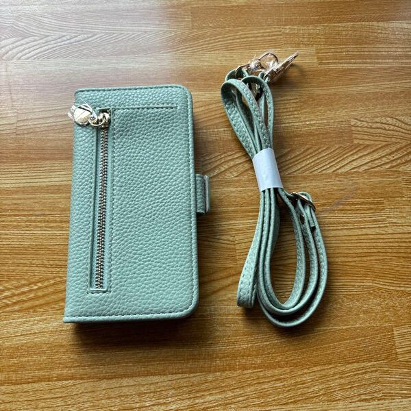 ショルダーストラップ付きスマホケース iPhone13