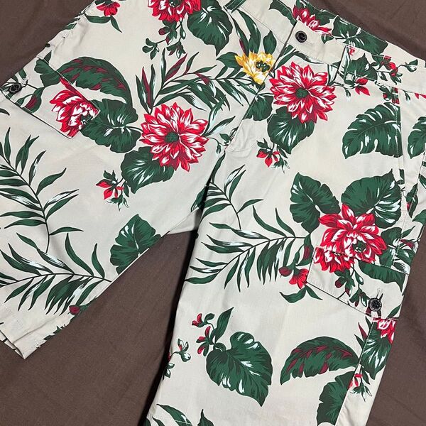 ルコックゴルフ ドライストレッチ ハーフパンツ 79(M) 極美品 ボタニカル柄
