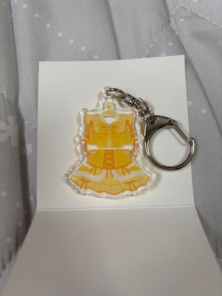 島村嬉唄 衣装アクキー きゅるりんってしてみて きゅるして アクリルキーホルダー