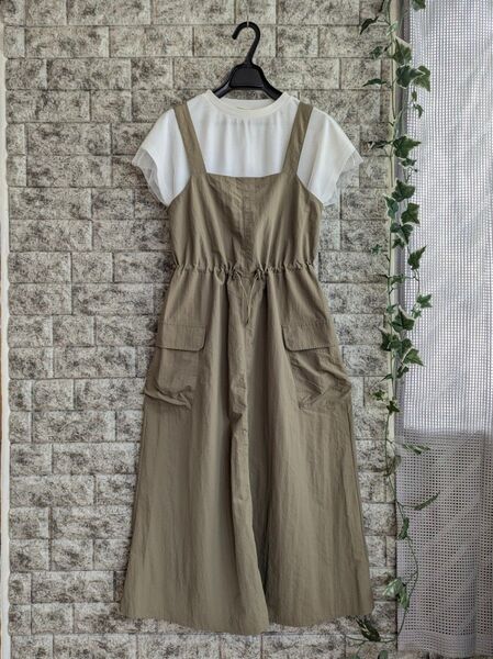 Sサイズ タグ付き【GU】サロペットジャンパースカート カーキ