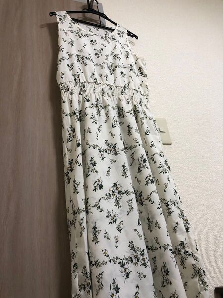 FUN ワンピース ノースリーブ ホワイト 花柄 ロング丈 レディース Fサイズ 白
